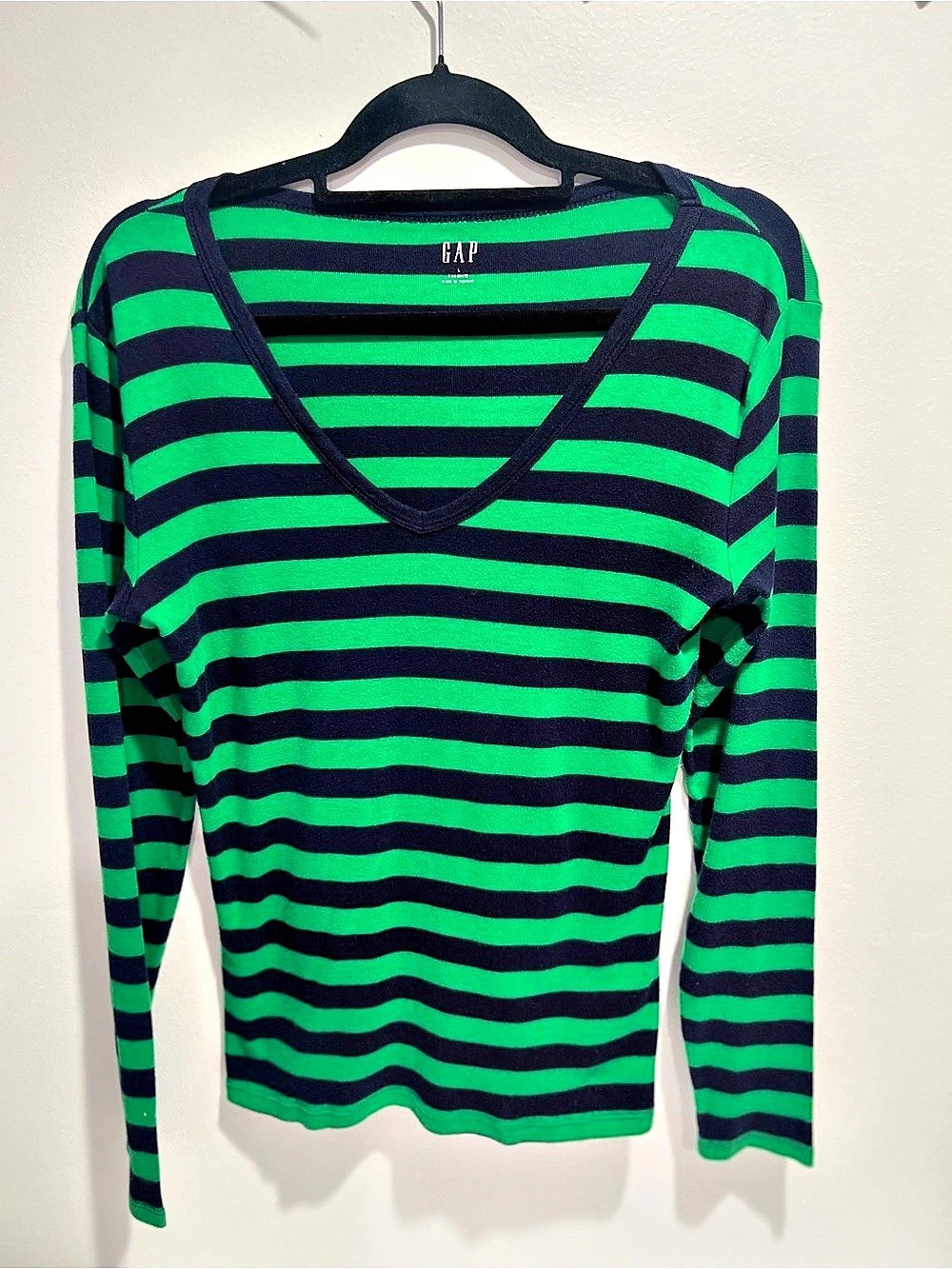GAP Favorite V-Neck T-Shirt Green & Black Size Large